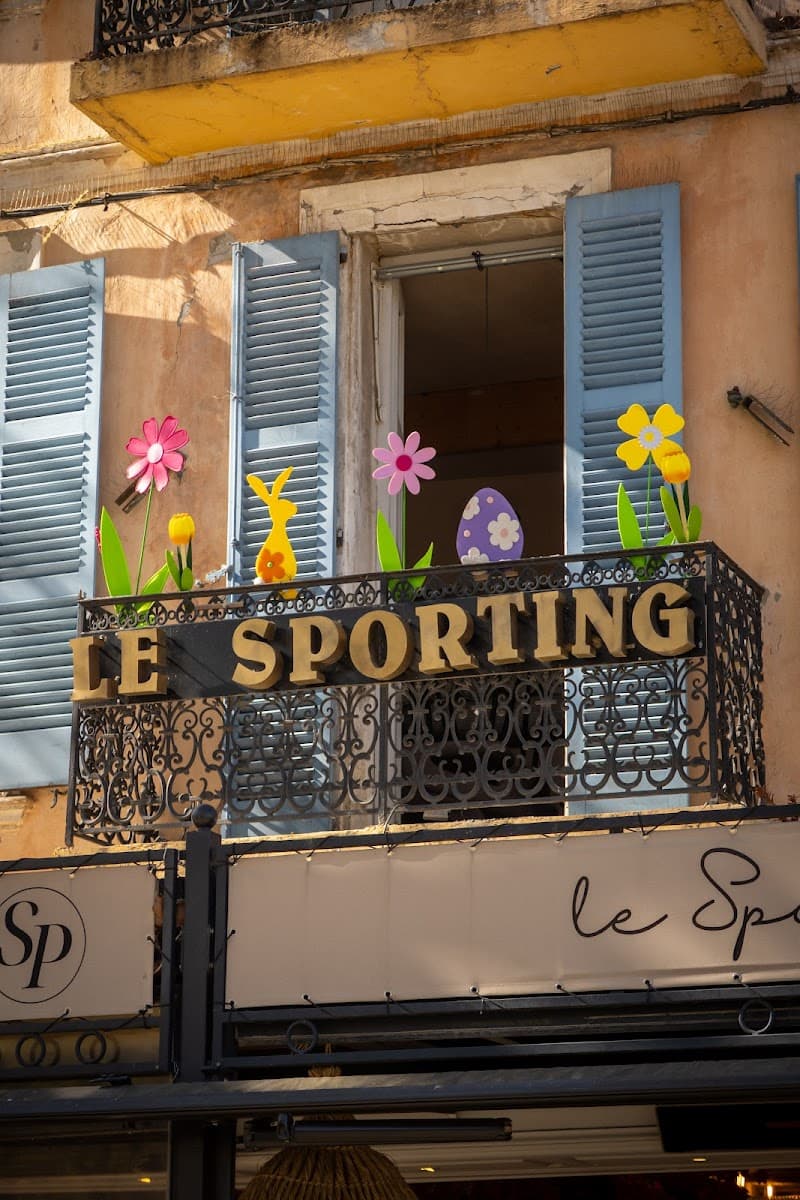 Le Sporting Café (vegetarian breakfast focus)