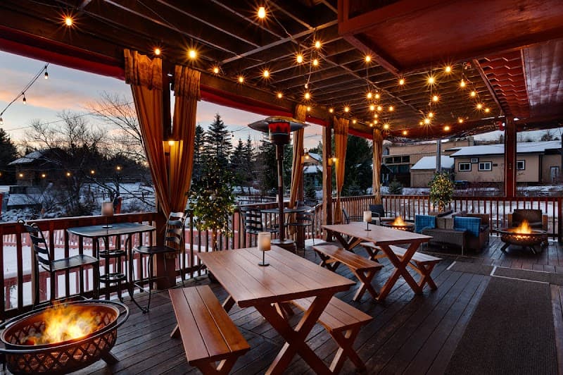Lisa G’s (Vegetarian/Seafood Choices)