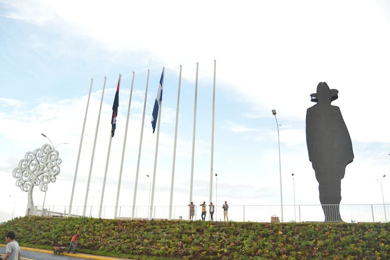 Lakes, Volcanoes & Jungle Vibes Around Managua