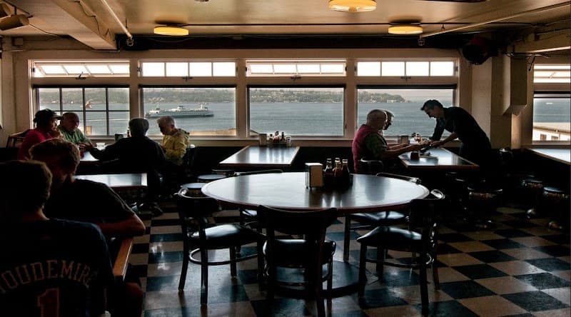 Lowell’s Restaurant & Bar