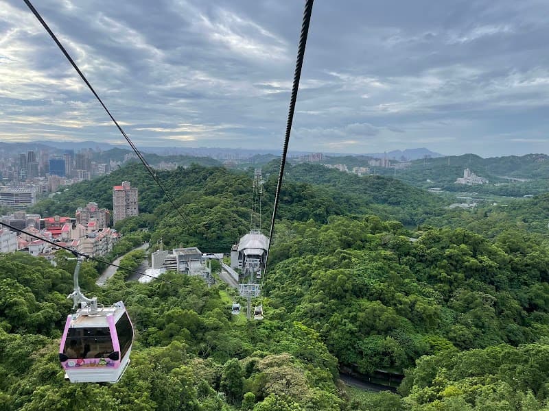 Maokong Gondola & Maokong Trails