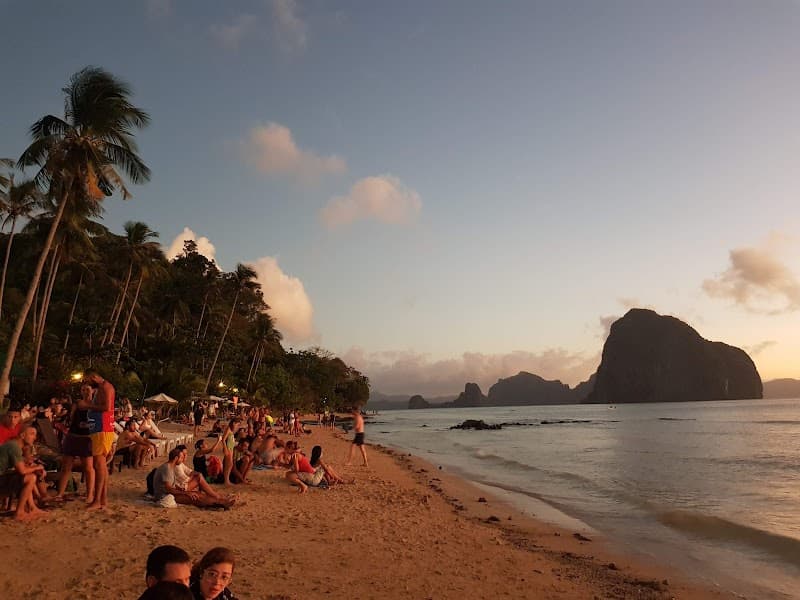 Maremegmeg Beach (Las Cabañas)