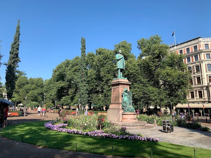 Market Square and Esplanadi Park