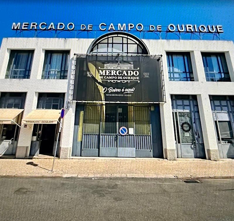 Mercado de Campo de Ourique Browsing
