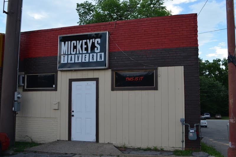 Nashville's Best Bites & Beats: A Budget-Friendly Food & Drink Escape