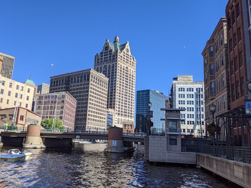 Milwaukee RiverWalk