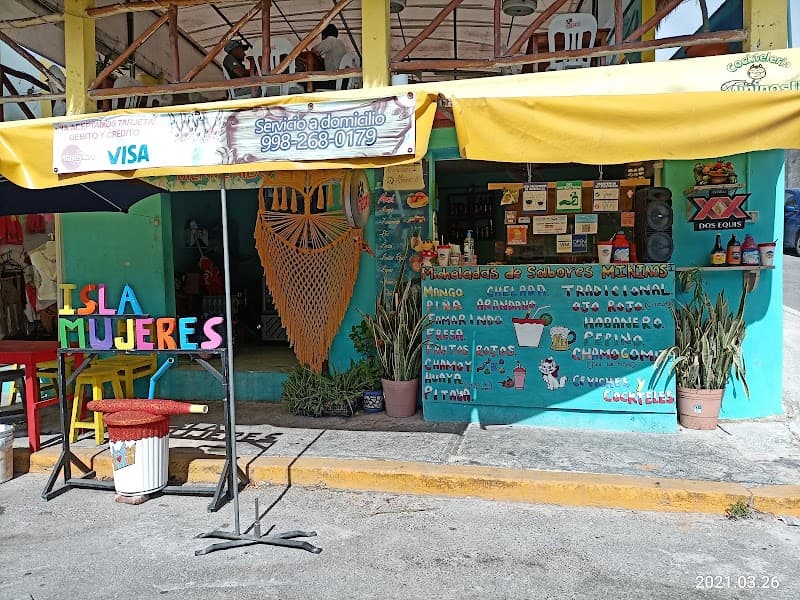 Minino’s Cocteleria Marisqueria