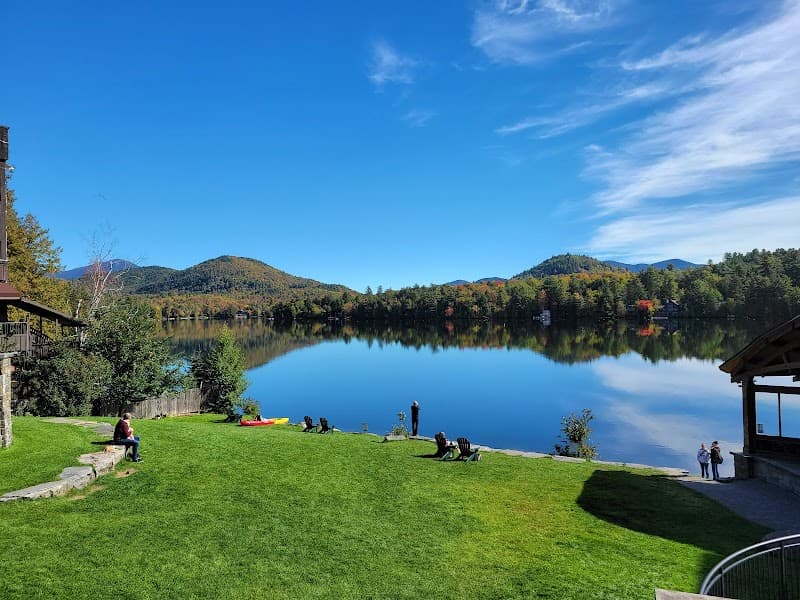 Mirror Lake Lakeside Walk