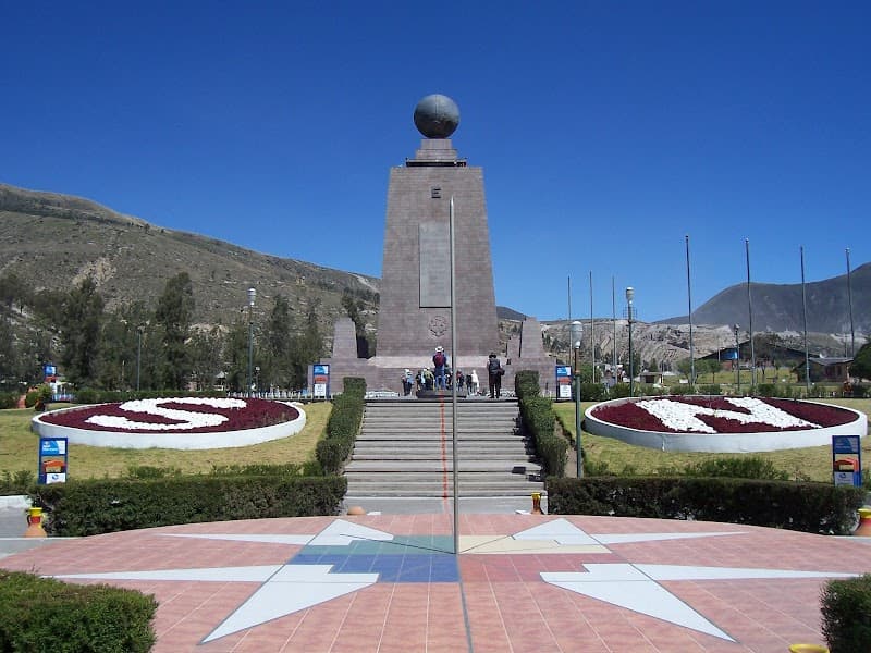 Mitad del Mundo Monument
