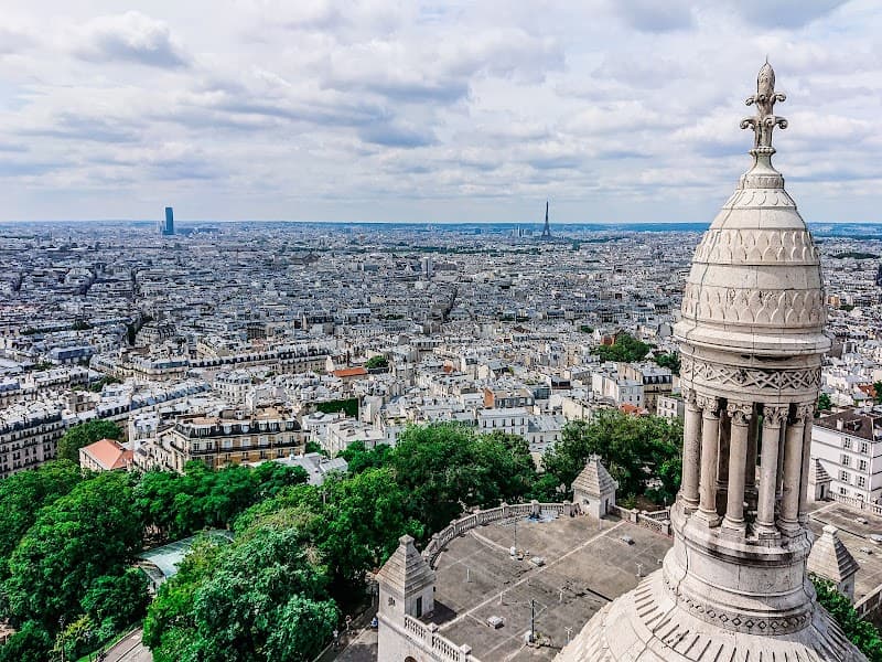 Montmartre Neighborhood Walk