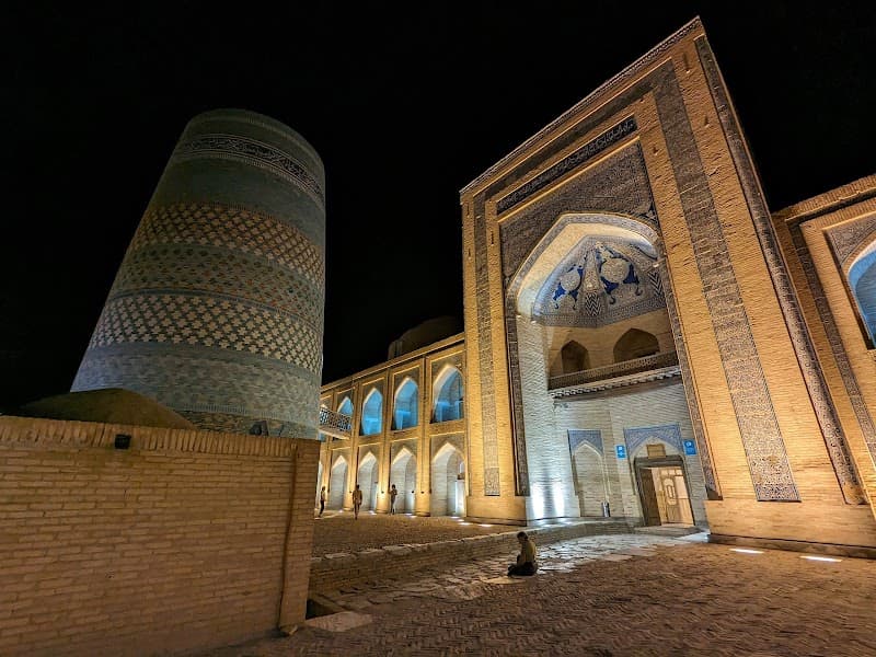 Muhammad Amin Khan Madrasah & Surroundings