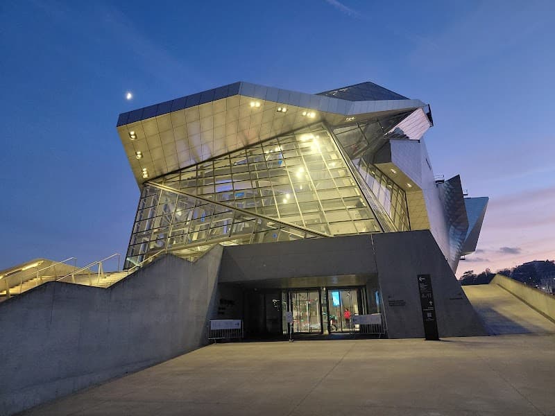 Musée des Confluences & Riverfront Promenade