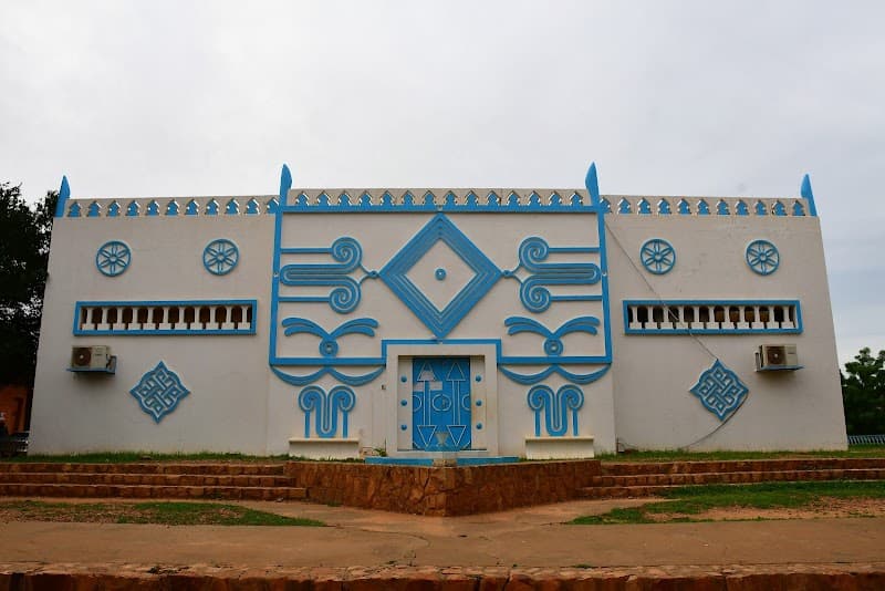 Wild Weekend in Niamey: River, Giraffes & City Life