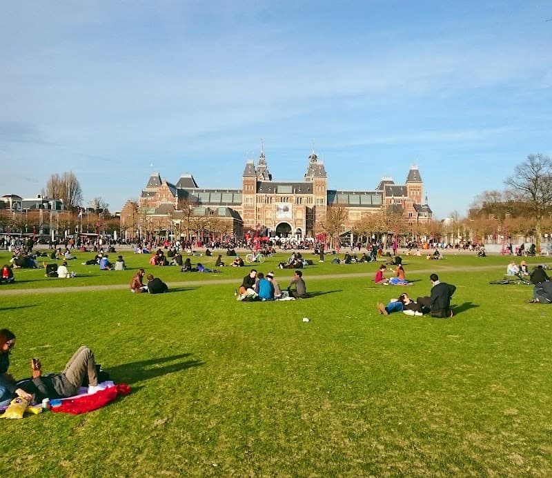 Museumplein and Spiegelkwartier