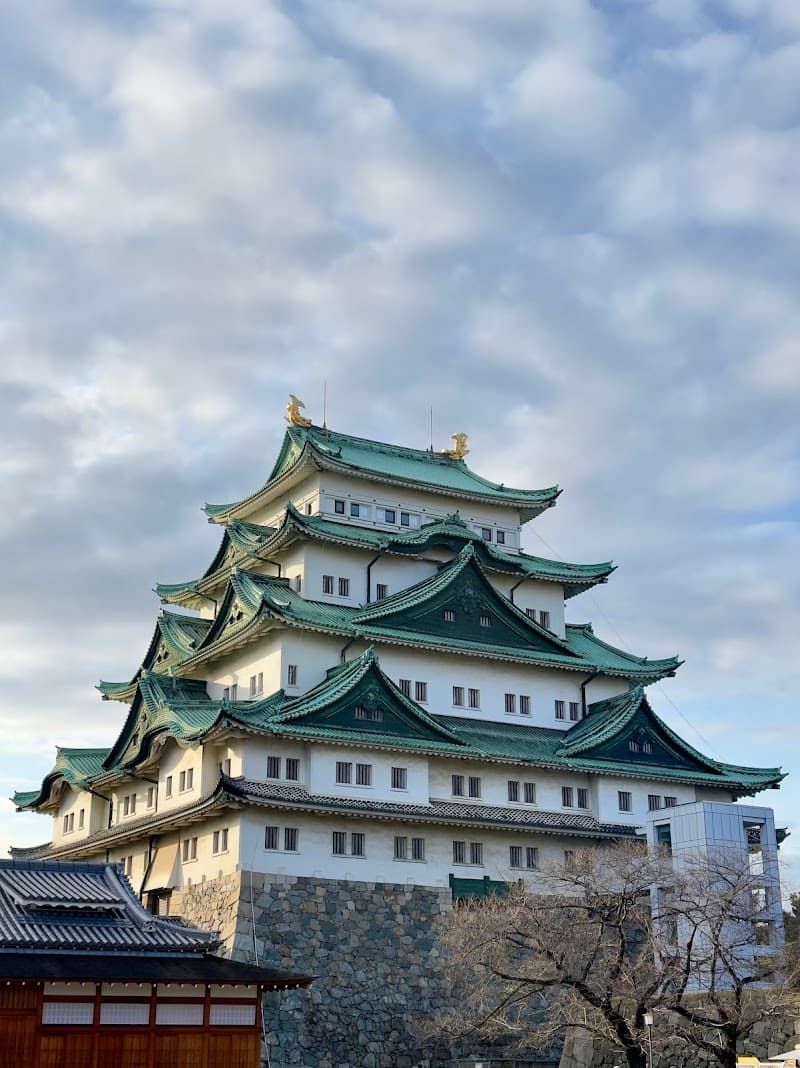 Nagoya Castle Main Keep & Honmaru Gardens