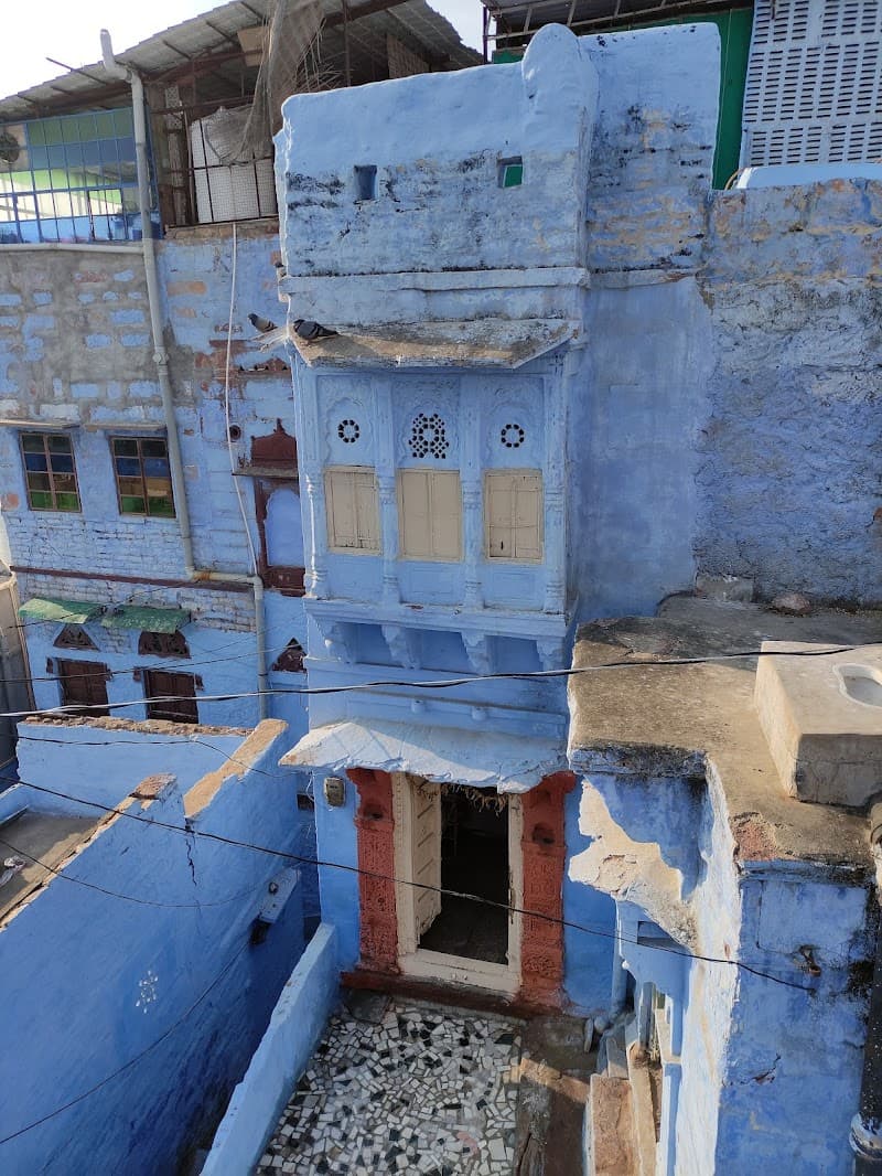 Navchowkiya Blue Lanes