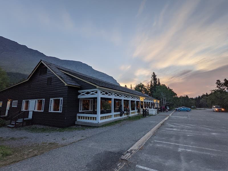 Nell’s at Swiftcurrent Motor Inn (vegetarian choices)