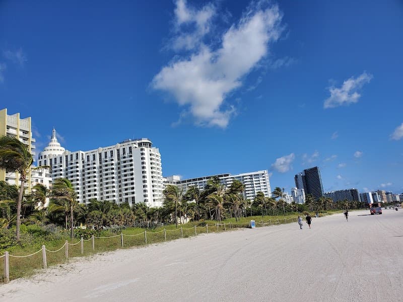 Ocean Drive & Art Deco Evening Walk