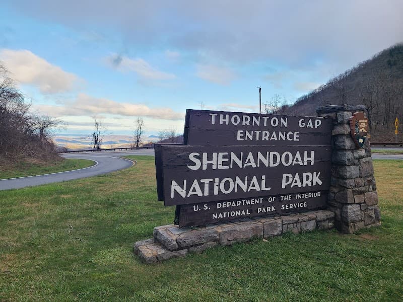 Optional Short Walk on the Appalachian Trail (near Rockfish Gap)