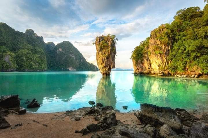 Phuket Luxury Escape: Celebration & Discovery