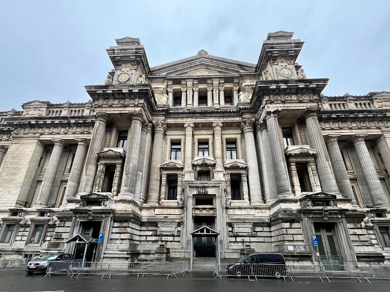Palace of Justice Viewpoint & Rue de la Régence Walk