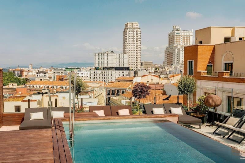 Romantic Barcelona Escape: Beaches, Wine & Flamenco Passion