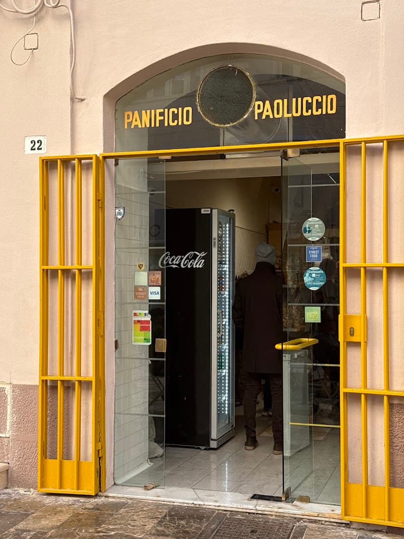 Panificio Paoluccio (Bakery Breakfast on the Go)