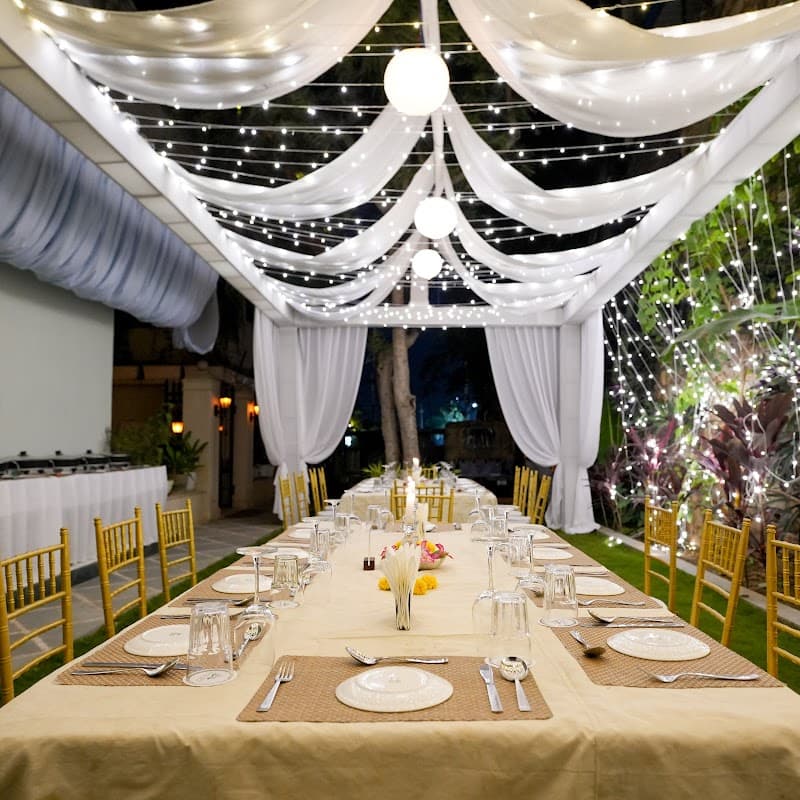 Panna Vilas Restaurant & Lounge (Vegetarian Focused Section)