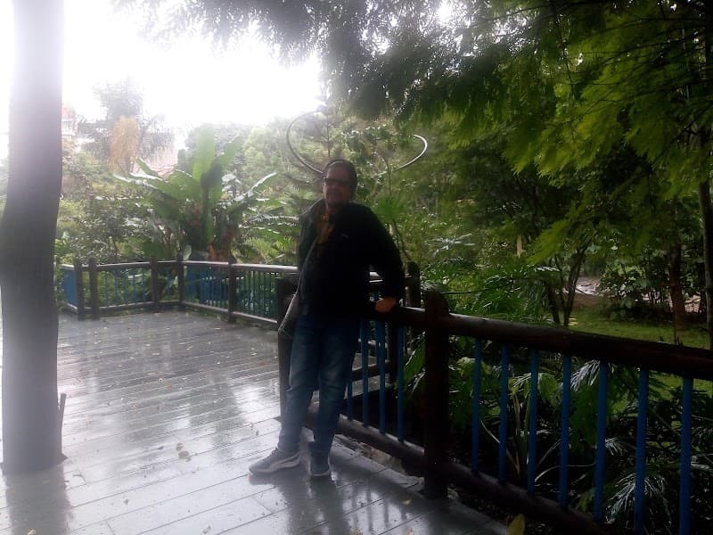 Parque Lineal La Presidenta & Provenza Walk