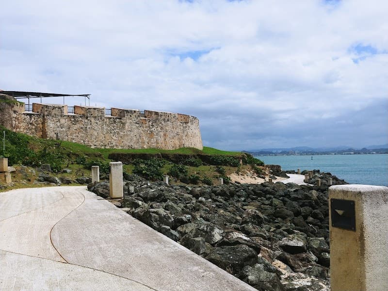 Paseo del Morro Sunset Walk