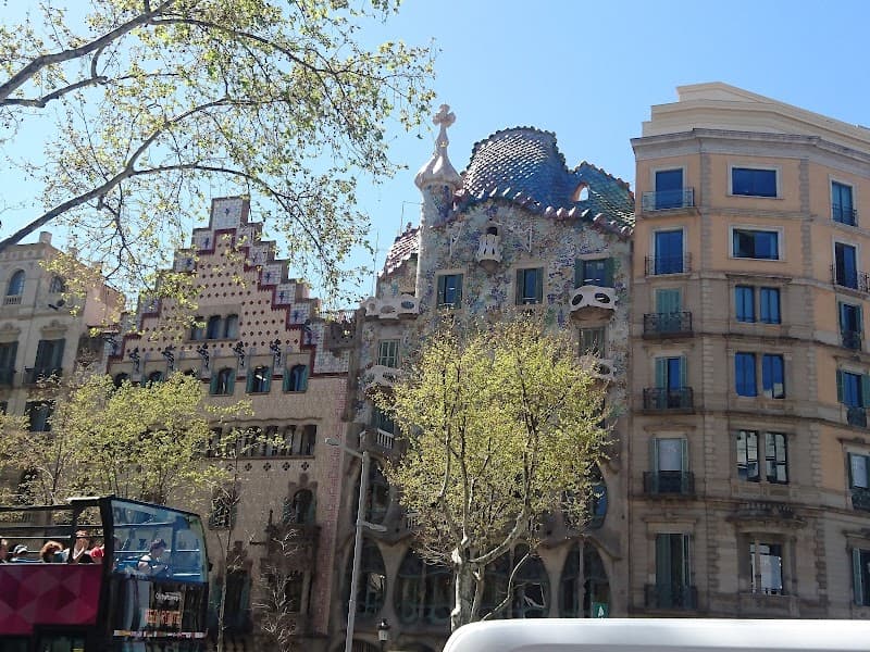Passeig de Gràcia Stroll