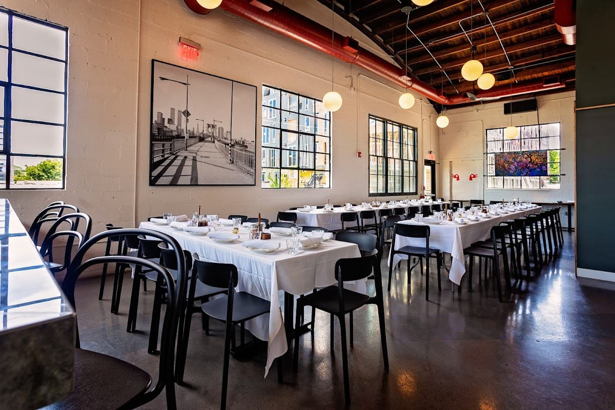 Nashville's Rustic Soul: Music, Nature & Local Flavors