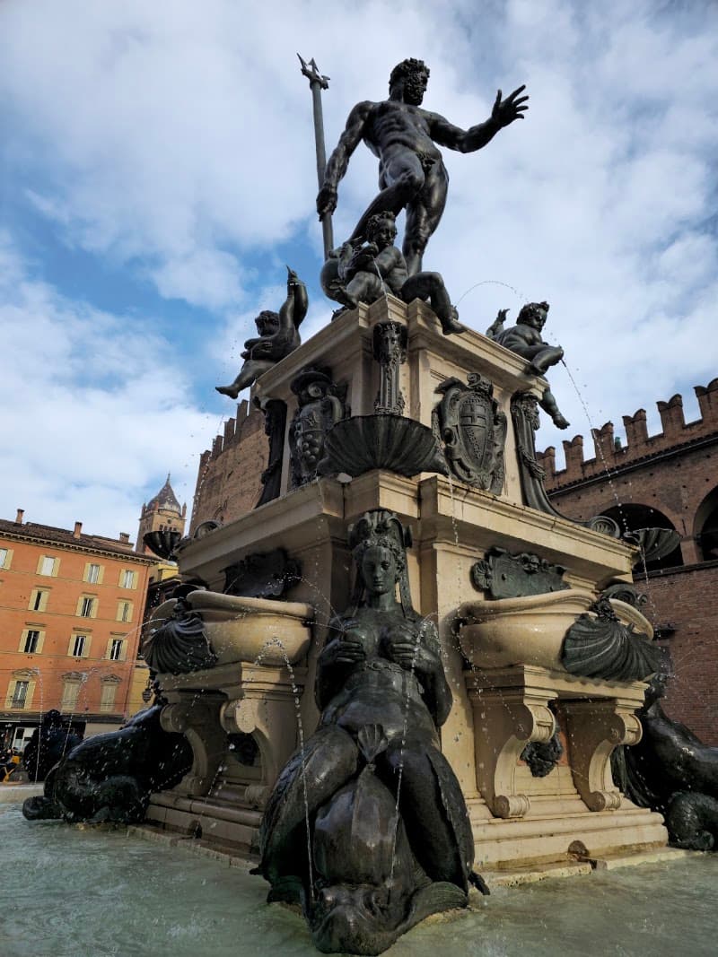 Piazza Maggiore & Fontana del Nettuno