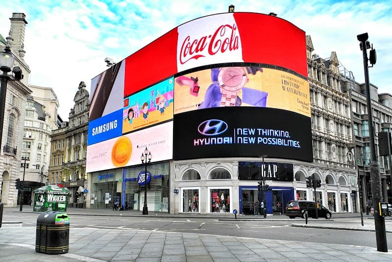 Piccadilly Circus & Soho Evening Stroll