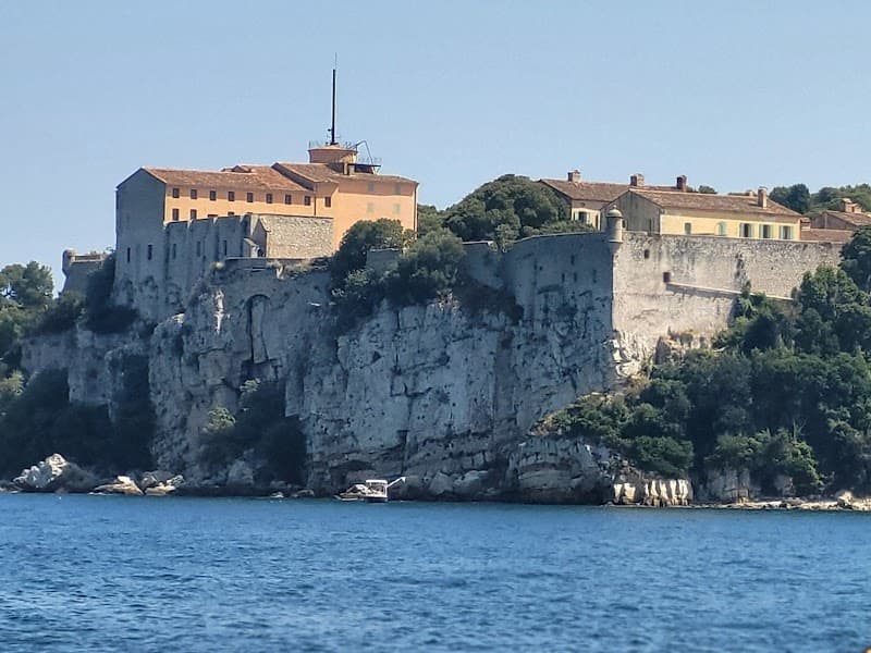 Picnic on Sainte-Marguerite Island