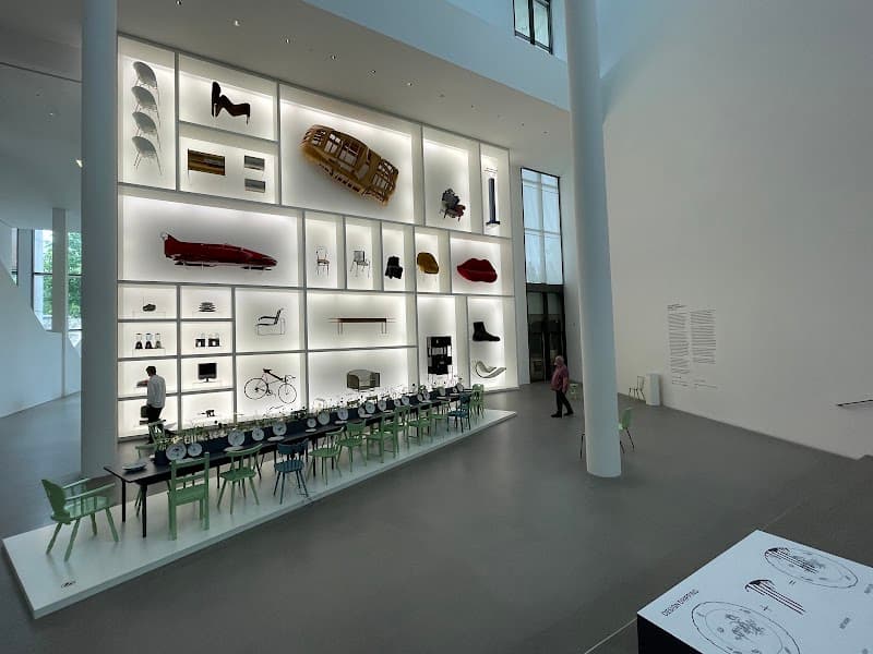 Pinakothek der Moderne (or Neue Pinakothek substitute exhibits)