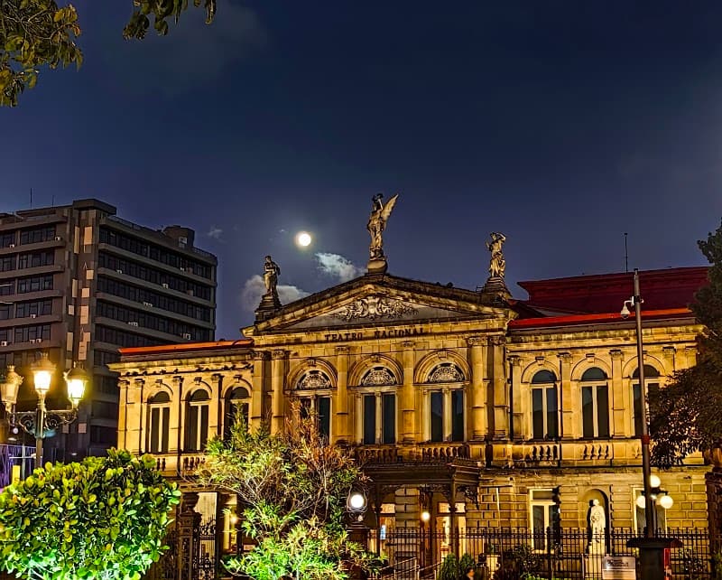 Plaza de la Cultura & Teatro Nacional
