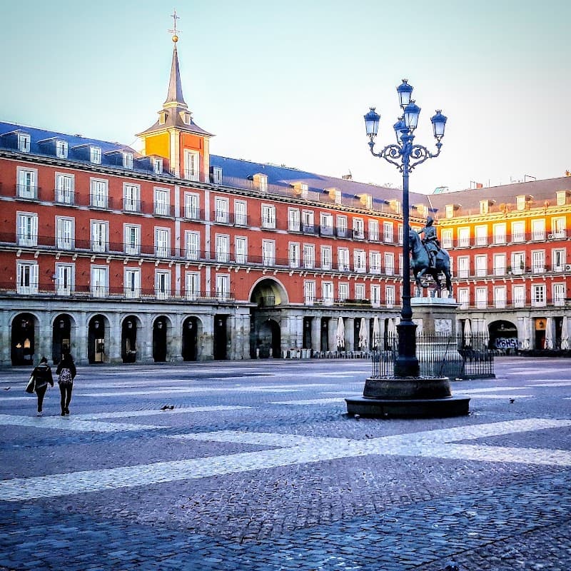 Plaza Mayor and Puerta del Sol Walk