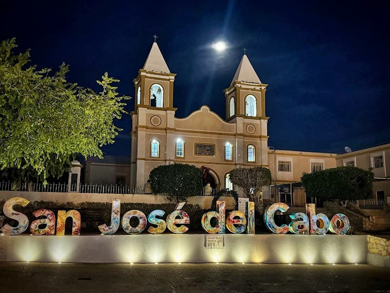 Plaza Mijares & Mission San José del Cabo
