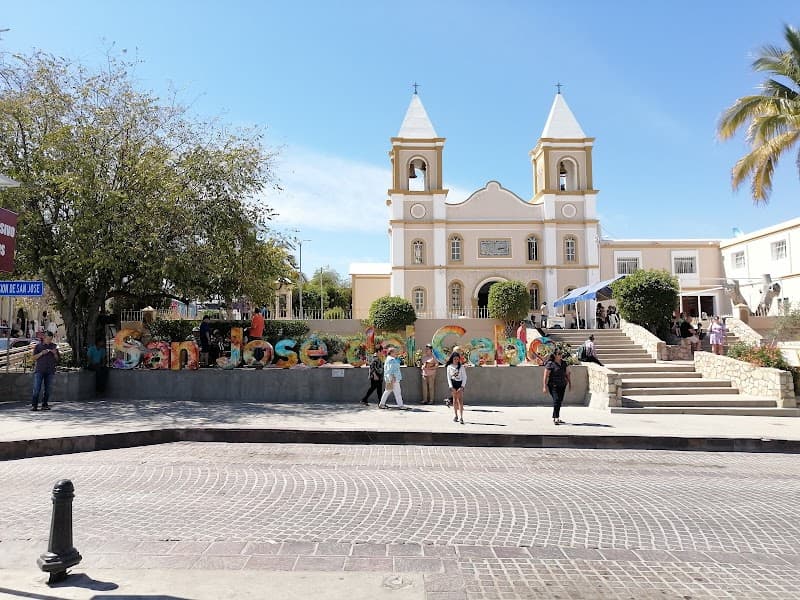Plaza Mijares & Parroquia San José del Cabo