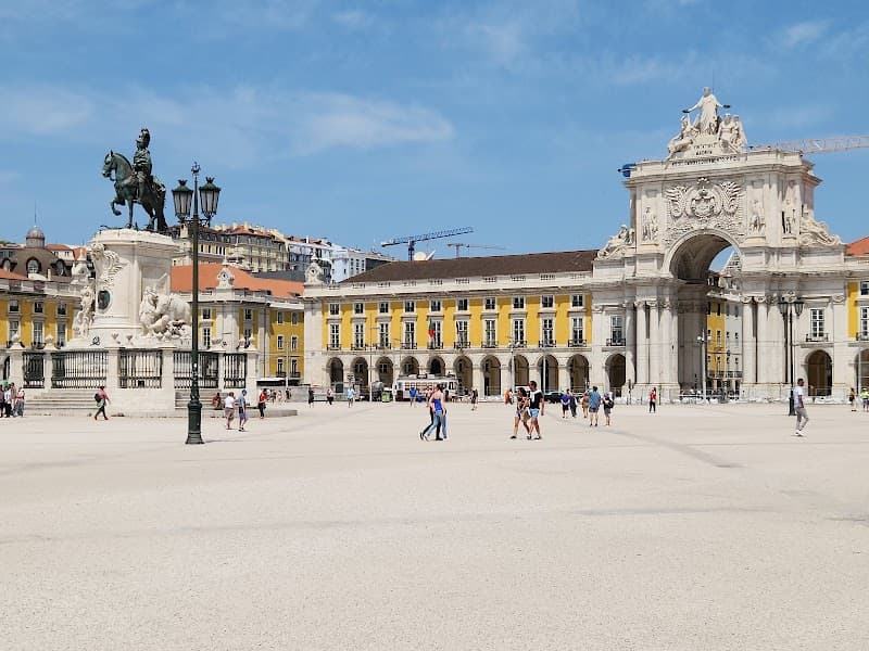 Lisbon in Three Days: Elegant Streets, Views & Flavors