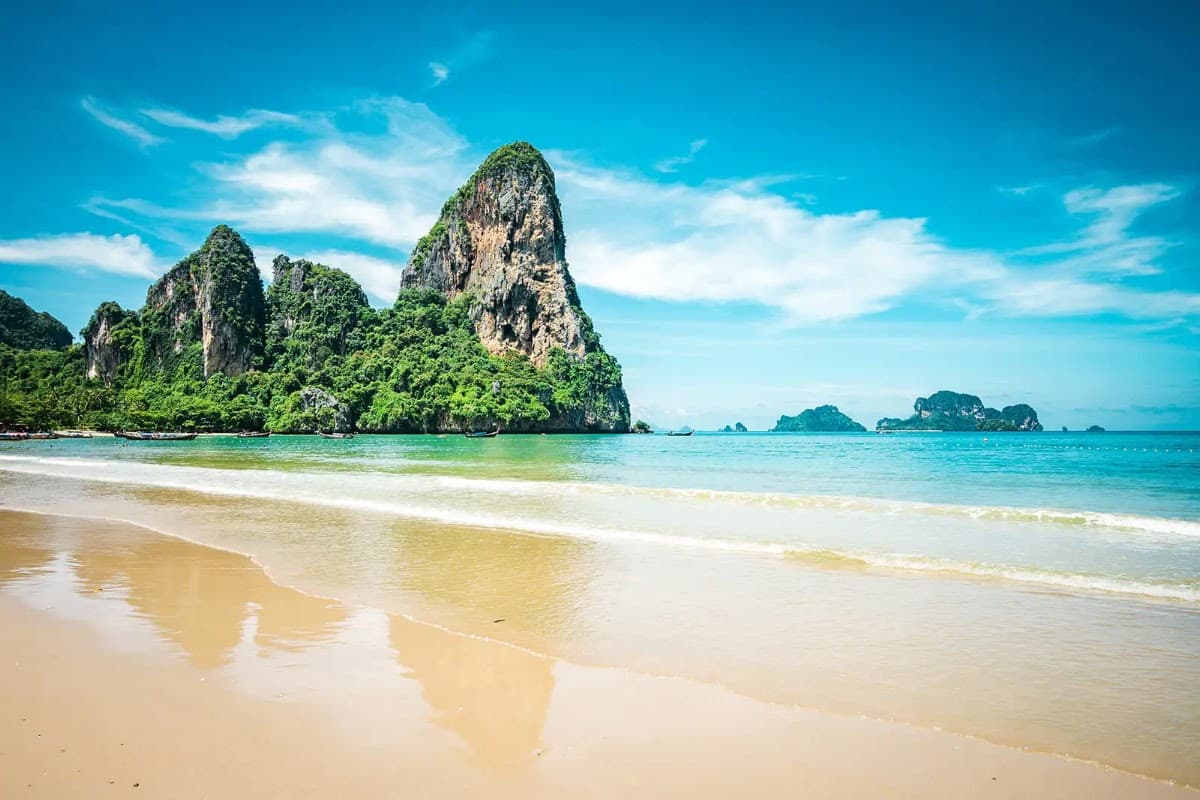 Railay Beach Hike