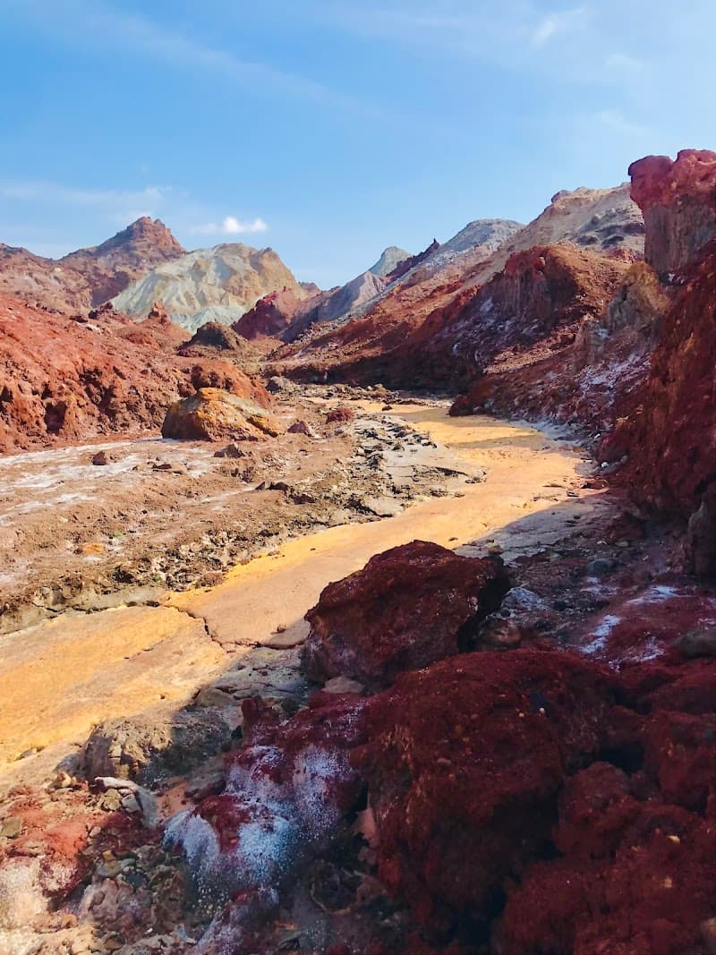 Rainbow Valley & Salt Caves 4x4 Tour