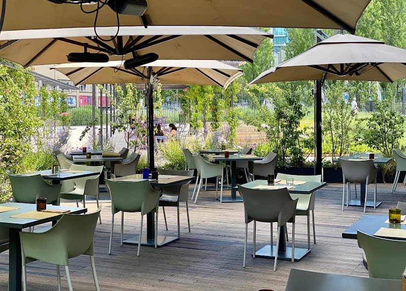 Minimalist Milan: Lakeside Serenity & Urban Ease