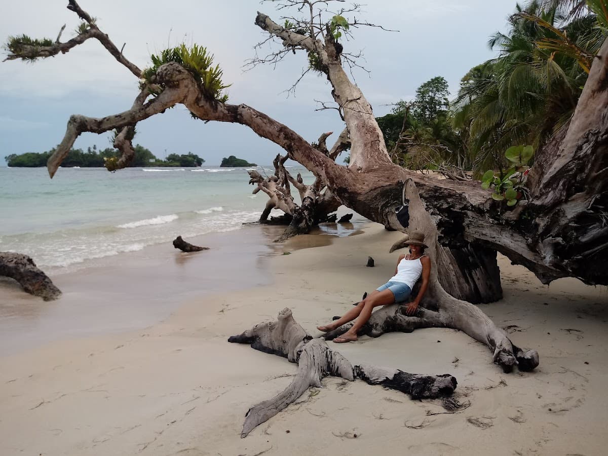 Luxury Family Paradise: 7-Day Bocas del Toro Extravaganza