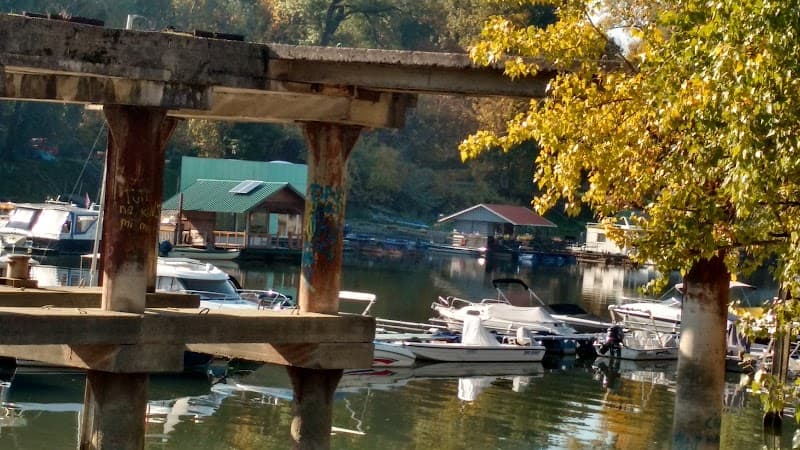 Ribarsko Ostrvo Resort Cottages