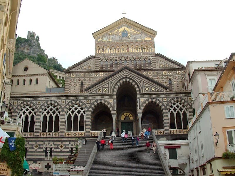 Romantic Amalfi Coast Honeymoon: Classic Elegance Awaits