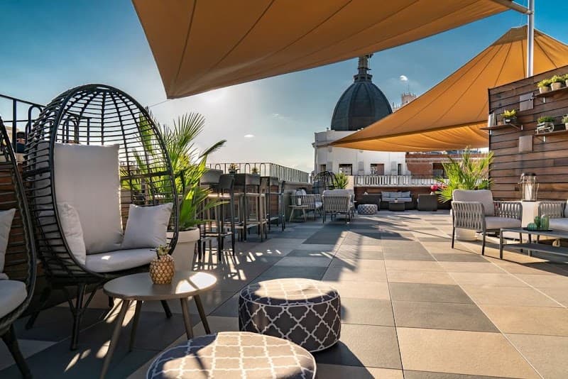 Rooftop Drinks in Centro