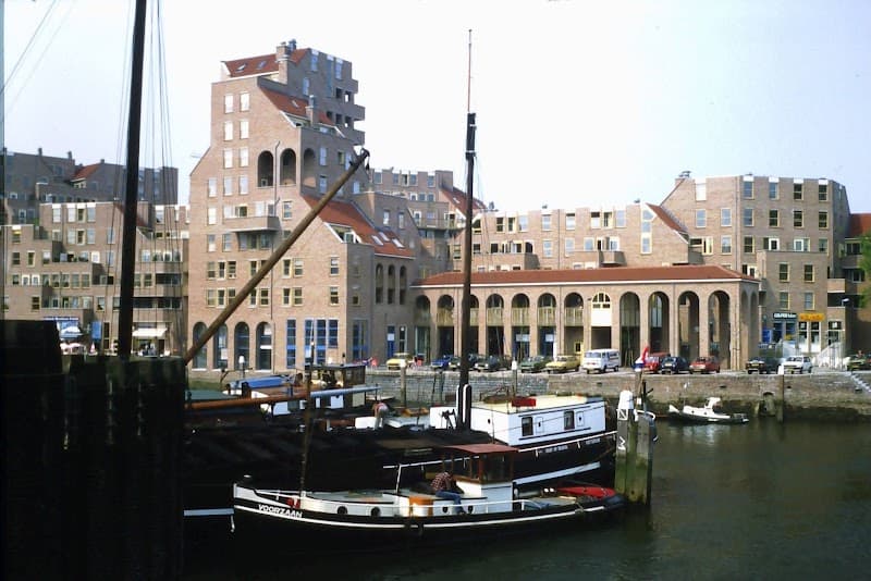 Rotterdam Centrum Architecture Walk (Markthal, Cube Houses, Oude Haven)