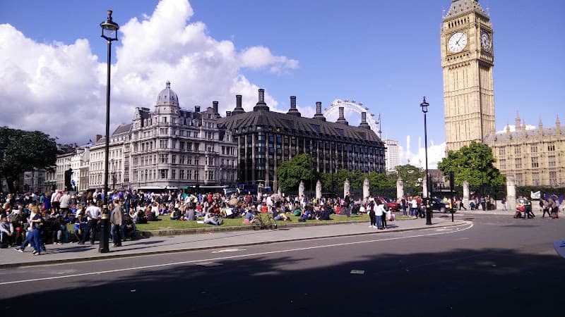 Parliament Square & Big Ben (Elizabeth Tower views)